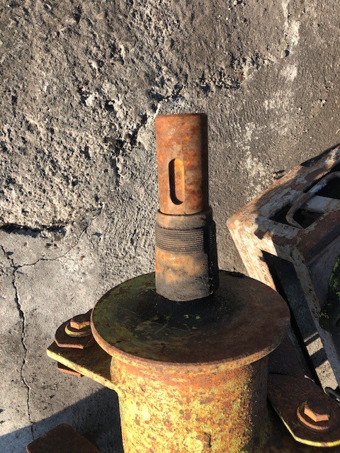 Claas Dominator 106 | 108 | 118 - Wał Sieczkarni ~ Szarpacz