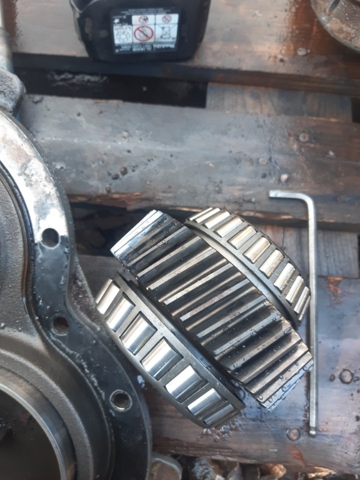 Claas lexion 580 skrzynia dzwon przekładnia tryby obudowa części