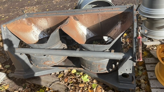 Claas lexion rozrzutnik słomy części