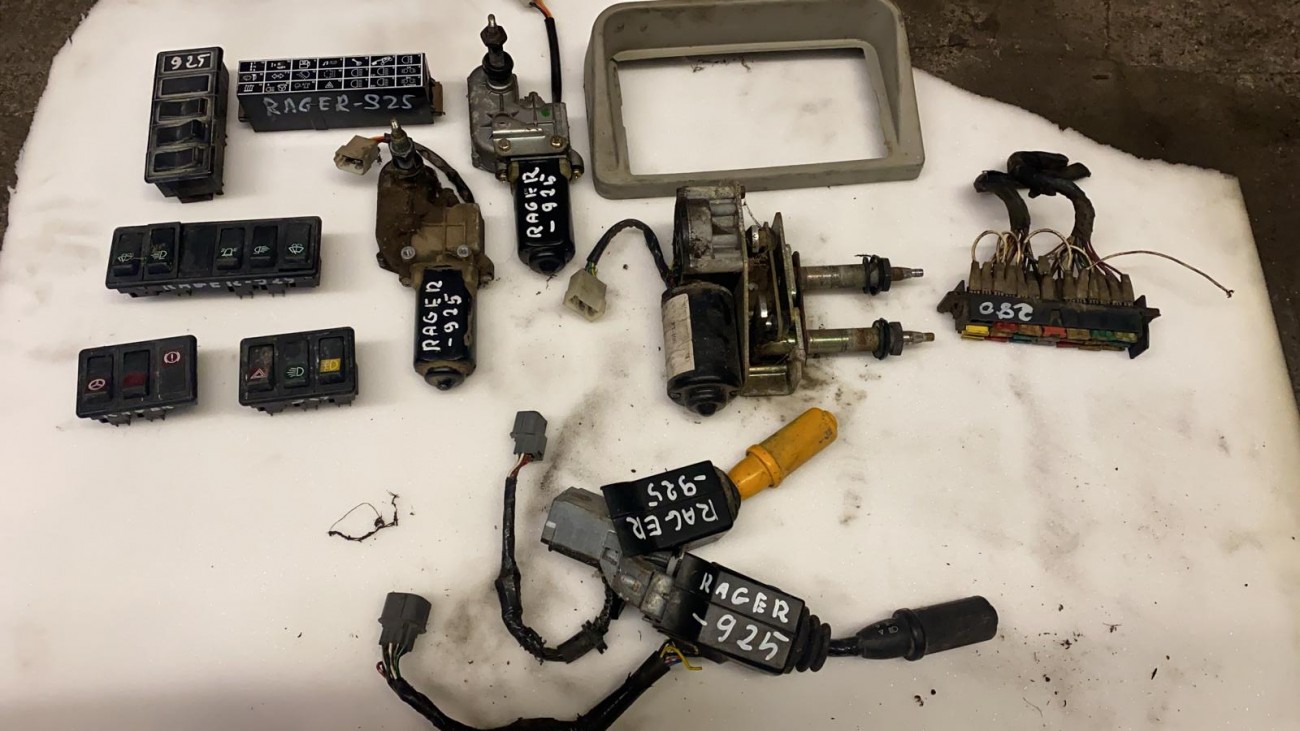 Claas Ranger 925 - Joysticki | Joystick | Wskażniki | Kontrolki | Plastiki - [KABINA CZĘŚCI]