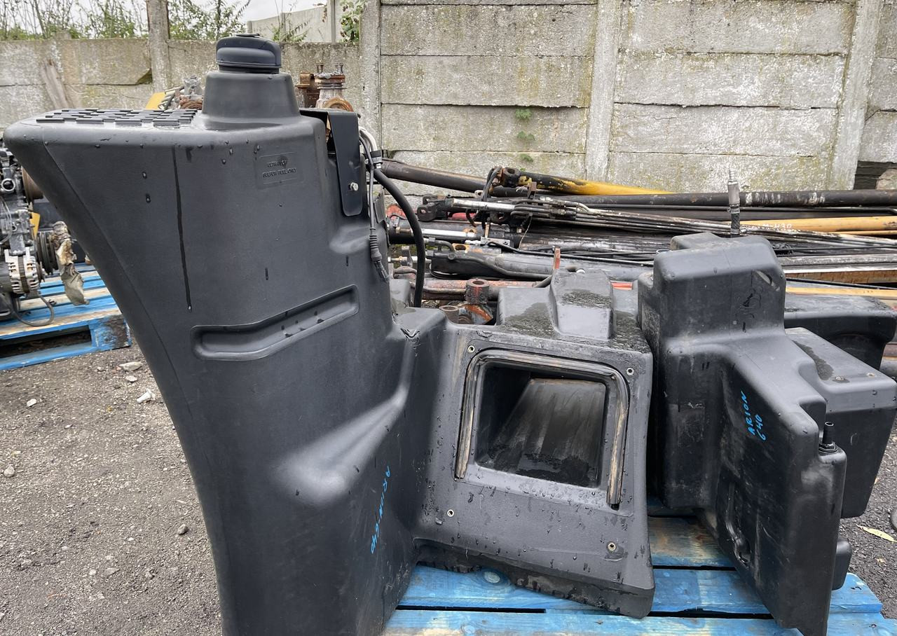 CLAAS -zbiornik paliwa Claas Arion 640