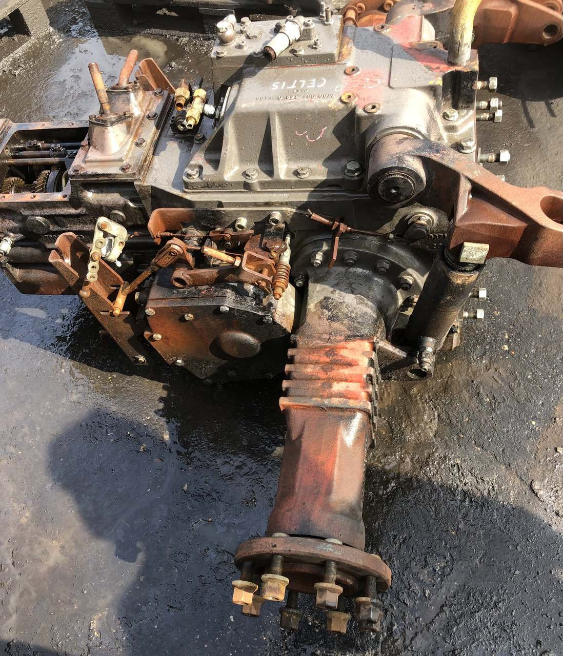 CLAAS- zwolnica skrzynia biegów hamulce podnośnik ramion CZĘŚCI