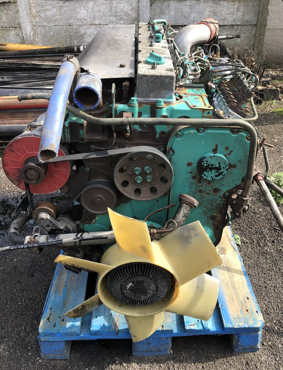 CUMMINS-silnik C220 20-na części bądż w całośći