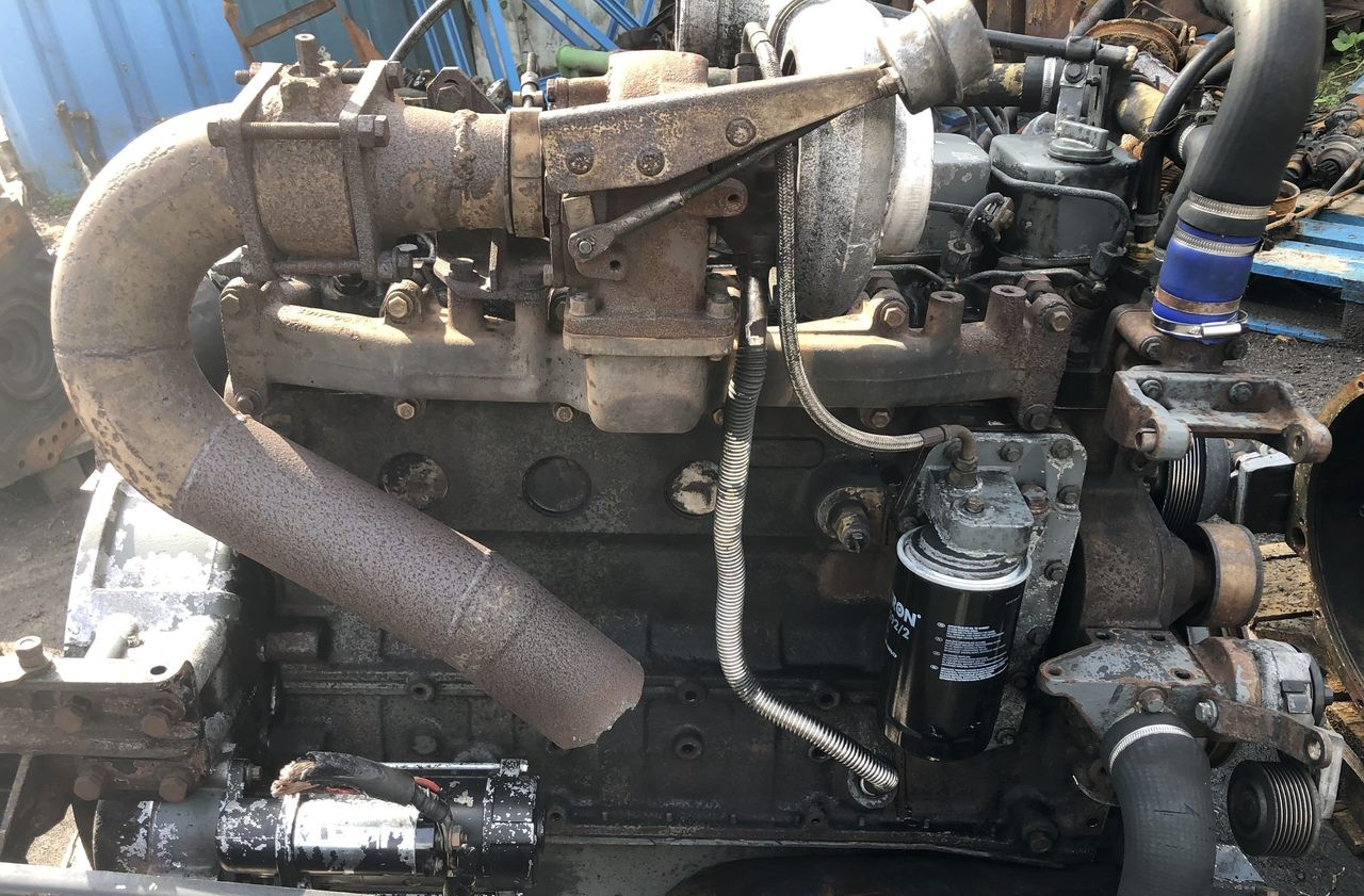 CUMMINS-silnik P215 20-na części bądż w całości