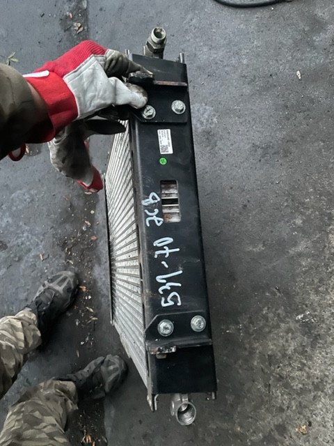 Jcb 531-70 , Jcb 541-70 tier 4 chłodnica oleju