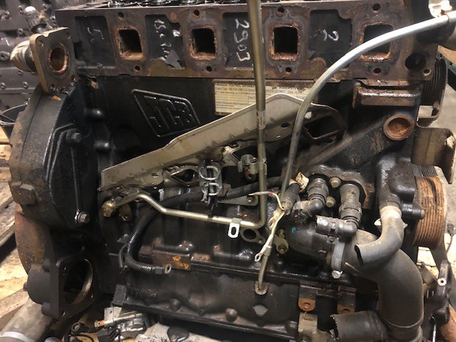 JCB 541-70 - Silnik [CZĘŚCI]