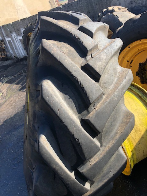 John deere 1072, 1075, 1085, 1055, 975 1065 koła 23.1-26 felga 20x26