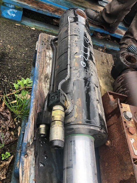 John Deere 3400 3415 3420 Siłownik Wychyłu Łyźki Zamek