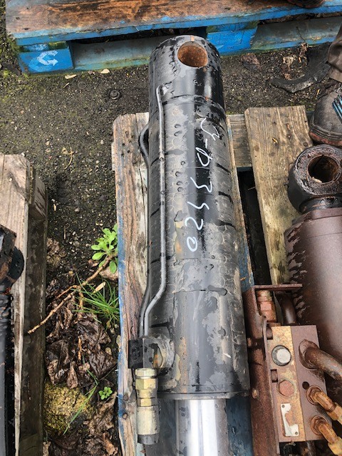 John Deere 3400 3415 3420 Siłownik Wychyłu Łyźki Zamek