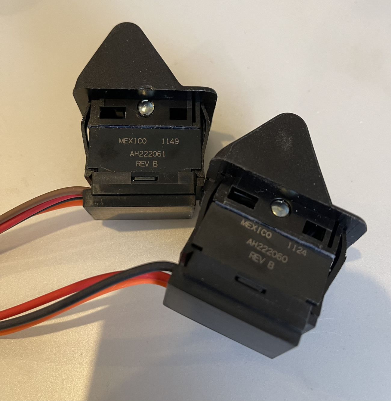 JOHN DEERE AH222060/AH 222061-włączniki