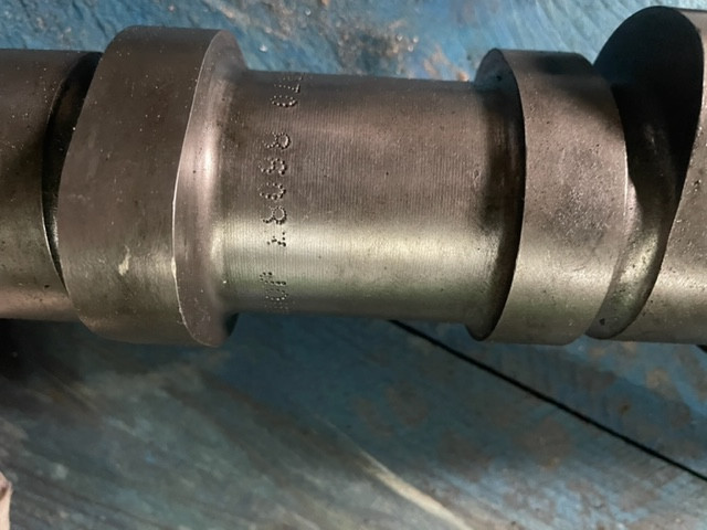John Deere Camshaft R503970 / 8914020 wałek rozrządu