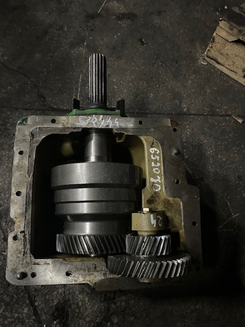 John Deere przystawka przedniego napędu 53/44/24 obudowa części