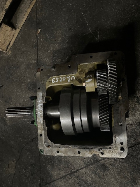 John Deere przystawka przedniego napędu 53/44/24 obudowa części