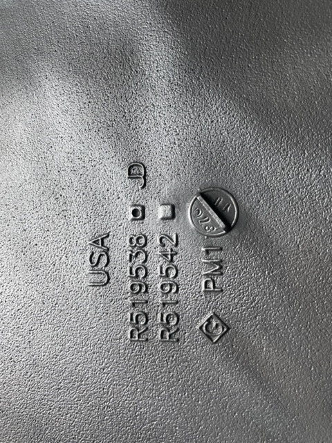 John Deere R519538 / R519542 miska olejowa - 9220 / 9300 / 9400 / 9430 / 9520 / 9630 / 7500