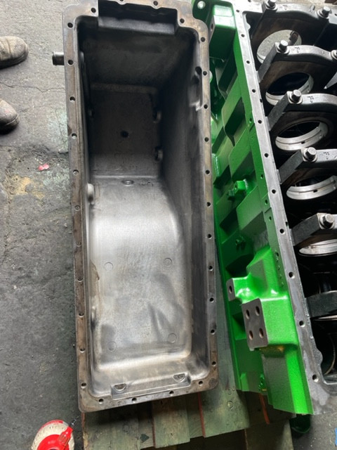 John Deere R519538 / R519542 miska olejowa - 9220 / 9300 / 9400 / 9430 / 9520 / 9630 / 7500