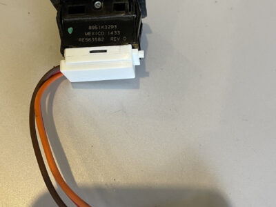 JOHN DEERE RE 563582-włącznik tylnego WOMu