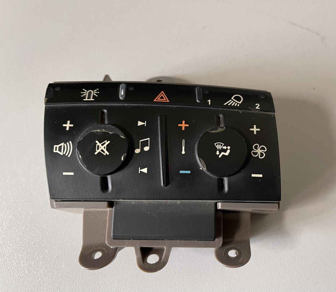 JOHN DEERE RE 572108-panel sterowania multimediami/John Deere 2904 3204 seria R