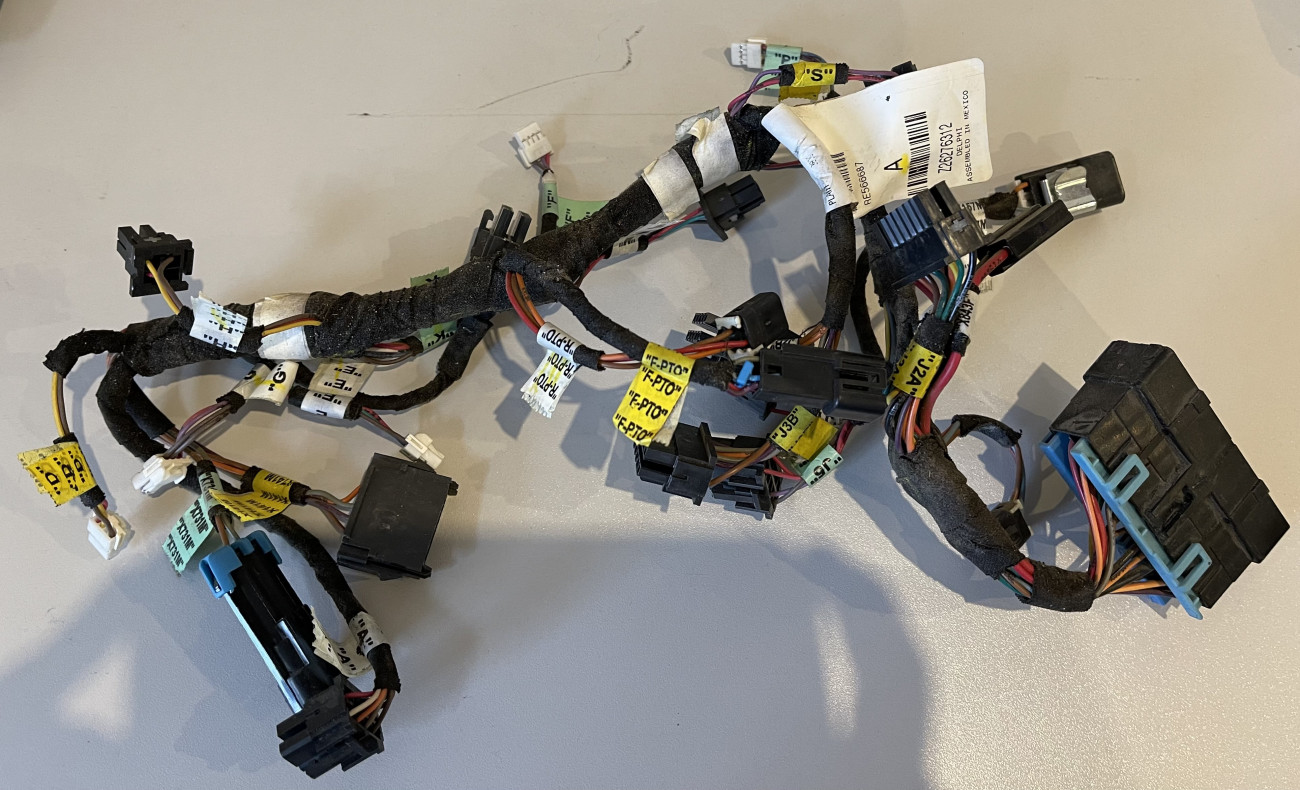 JOHN DEERE RE566687-wiązka przewodów John Deere