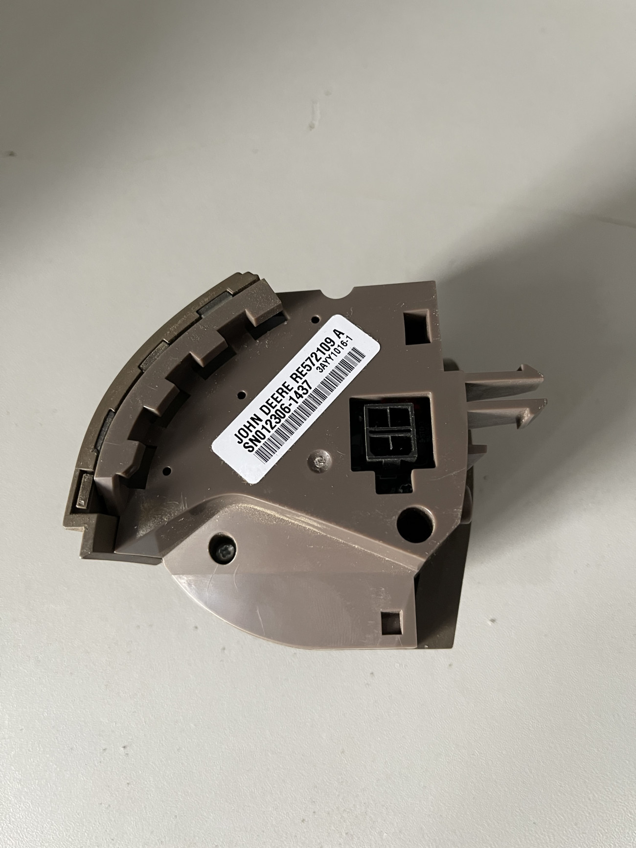 JOHN DEERE RE572109-sterownik