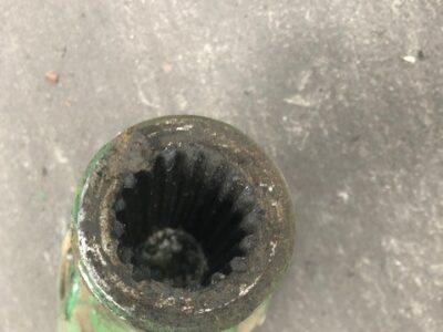 John Deere wał przedniego napędu