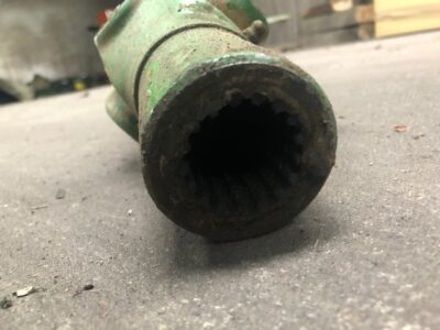 John Deere wał przedniego napędu