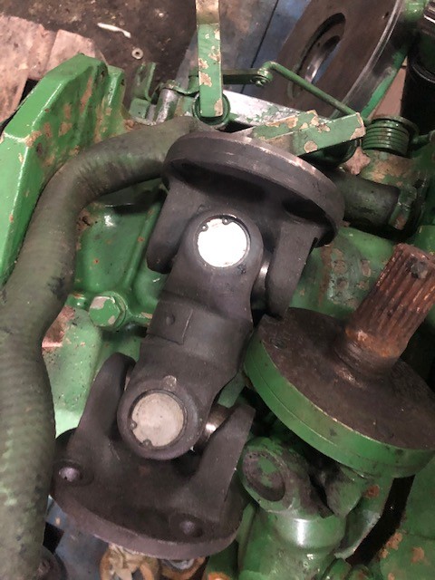 John Deere Wałek Łączący Skrzynia - Silnik