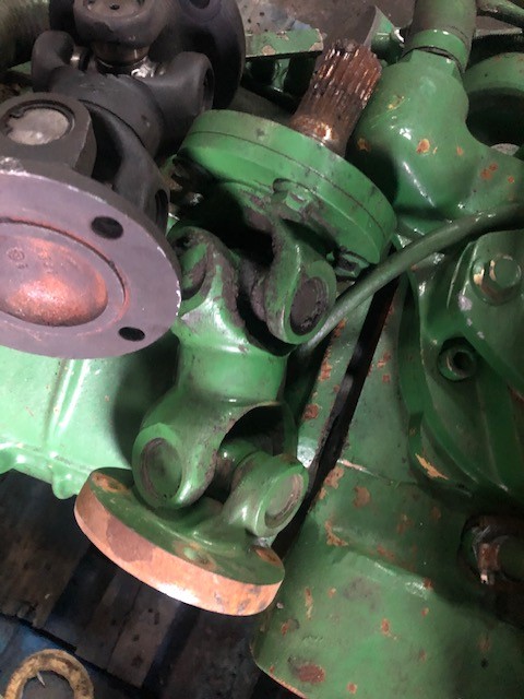 John Deere Wałek Łączący Skrzynia - Silnik