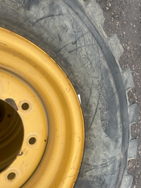 Koła opony firestone 405/70 r18 Cat 906