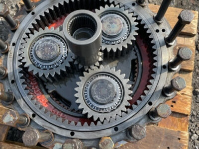 Liebherr L544 zwolnica tylna kompletna