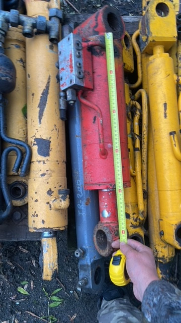 Manitou siłownik poziomowania