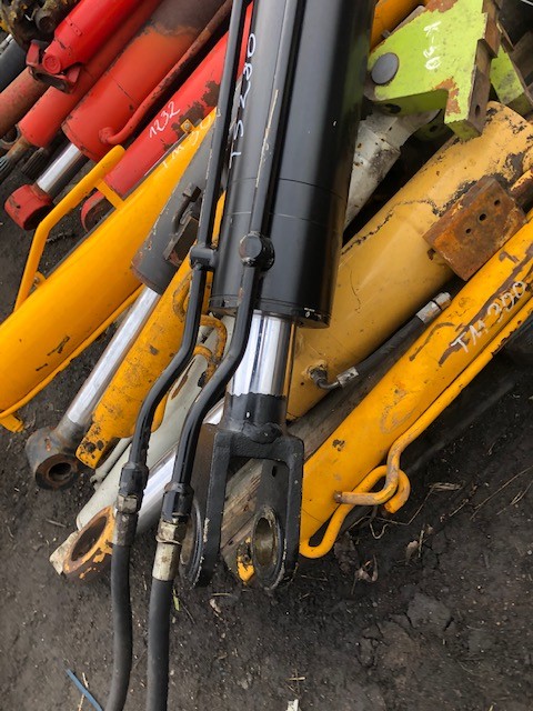 Matbro ts 280 ts 290 siłownik wychyłu łyźki