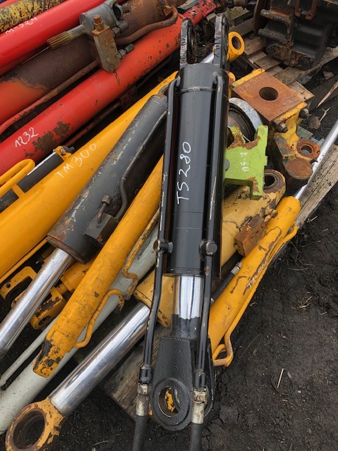 Matbro ts 280 ts 290 siłownik wychyłu łyźki