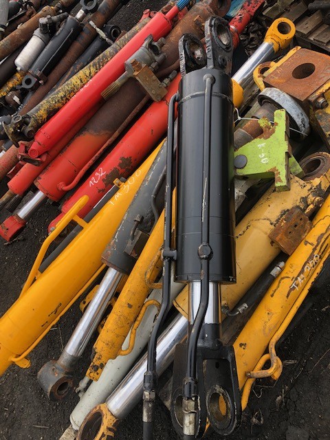 Matbro ts 280 ts 290 siłownik wychyłu łyźki