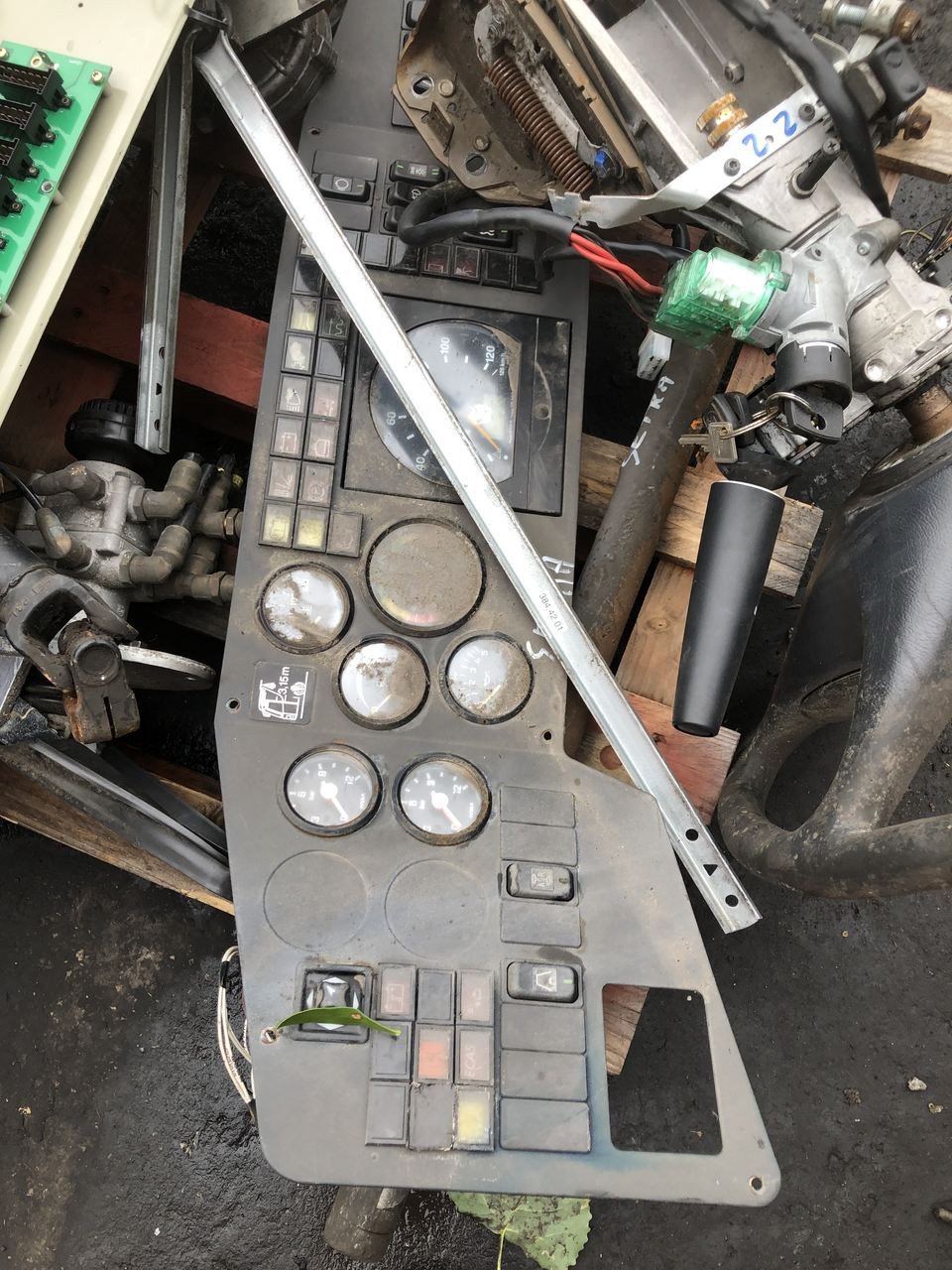 Mercedes Setra Evobus- części róźne/autobus kierownica/przekażniki i inne