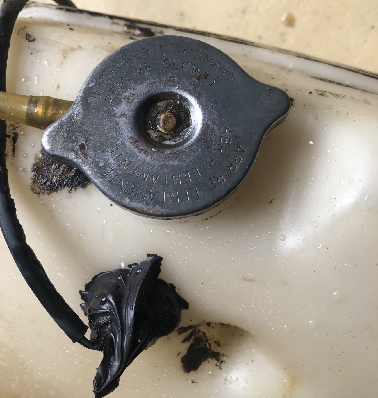 Merlo-zbiorniczek oleju jazdy/Merlo P27.9