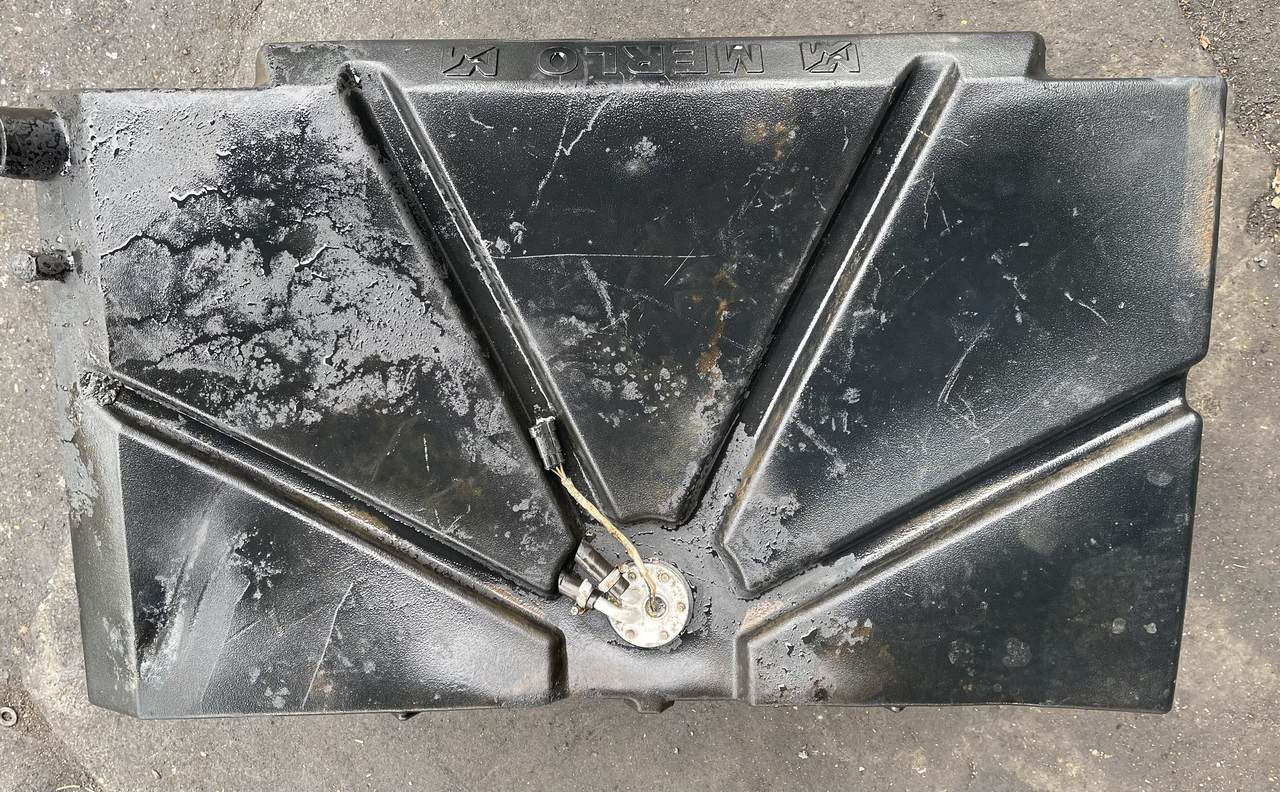 Merlo-zbiornik paliwa 40.7