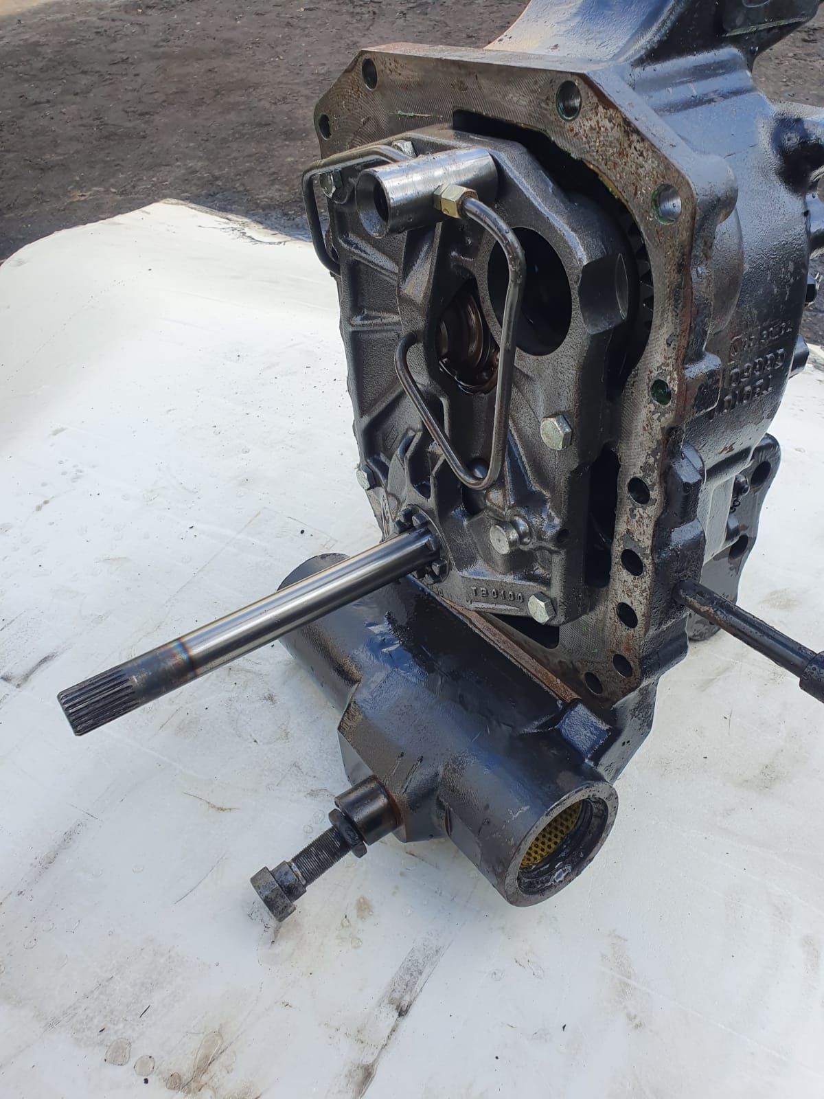 Valtra T180 - Zwolnica - Zwrotnica - Półoś - Skrzynia - Silnik - Siłowniki - Tylny WOM