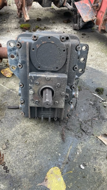 New Holland - WOM Przedni