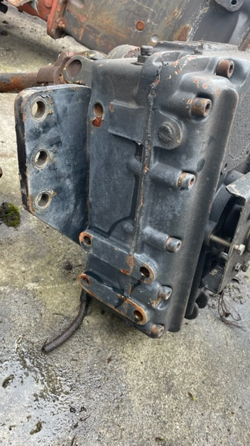 New Holland - WOM Przedni