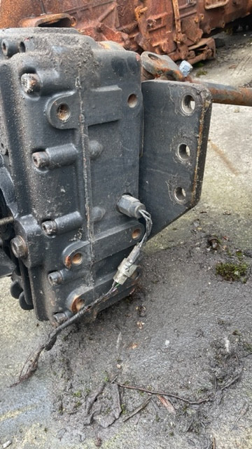 New Holland - WOM Przedni