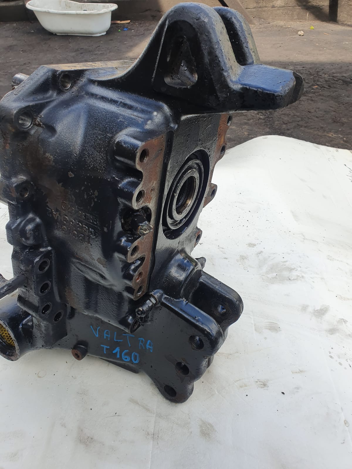 Valtra T180 - Zwolnica - Zwrotnica - Półoś - Skrzynia - Silnik - Siłowniki - Tylny WOM