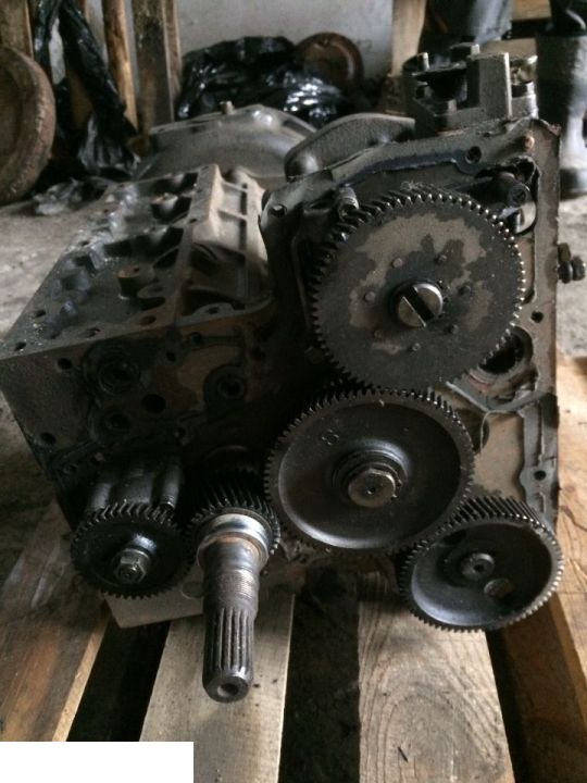 Silnik Kubota 1861 - Wał