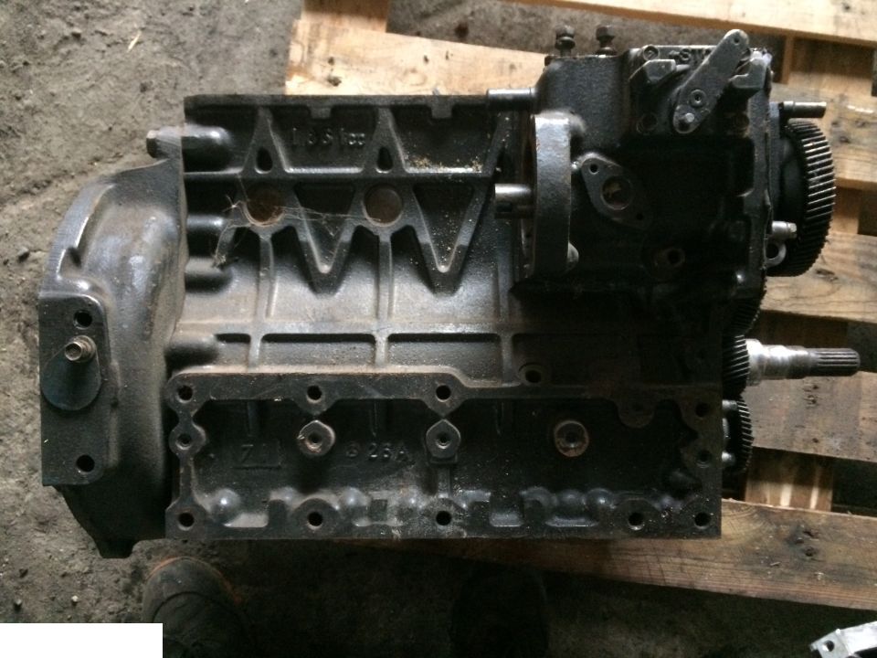 Silnik Kubota 1861 - Wał