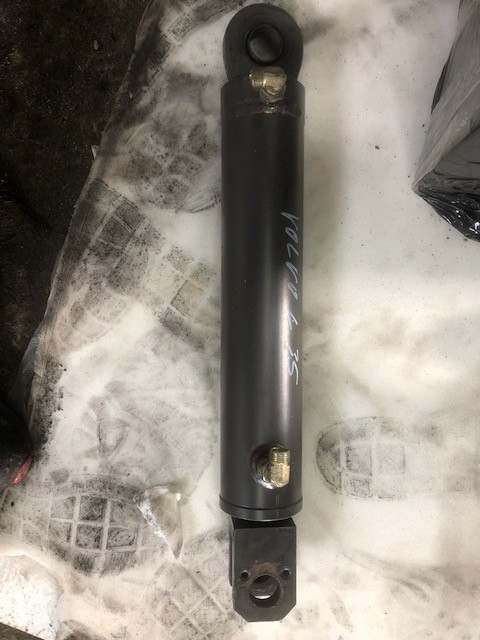 Siłownik skrętu VOLVO L30 L35