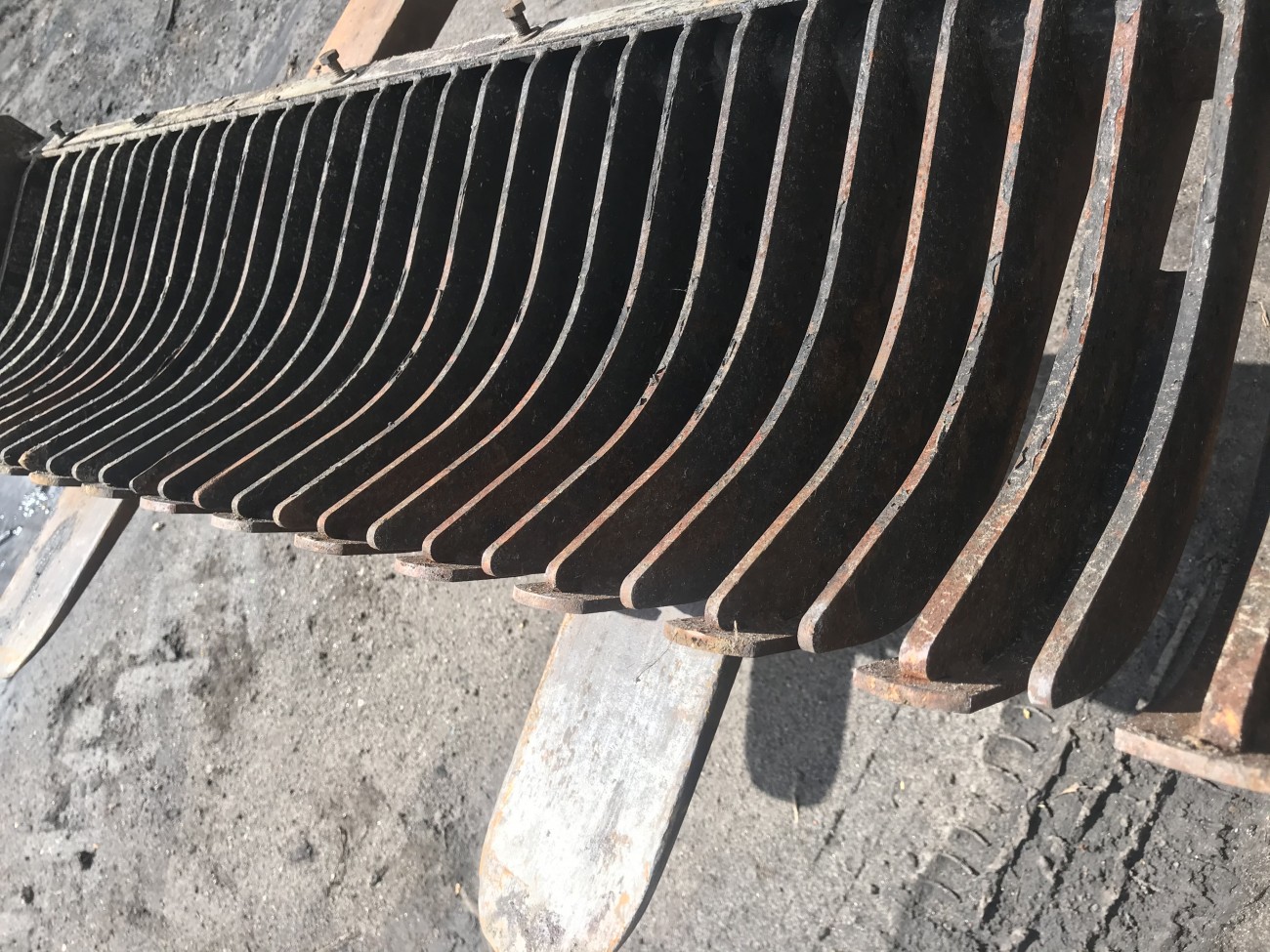 Skrobak zgarniacz rotora Claas variant