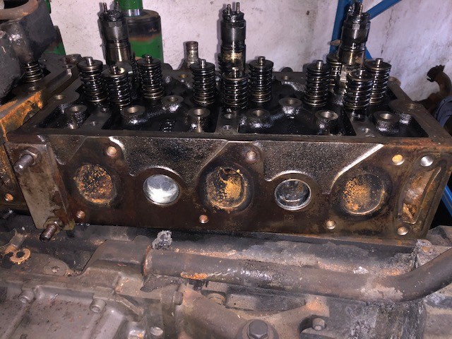 Valtra s232 s274- s394 głowica silnika Massey Ferguson 8650-8690 Sisu 84