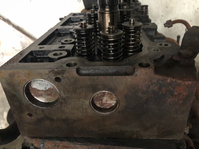 Valtra s232 s274- s394 głowica silnika Massey Ferguson 8650-8690 Sisu 84