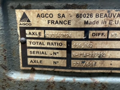 Valtra S322 most napędowy przedni części