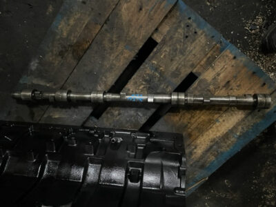 Wałek rozrządu 837070193 camshaft Sisu 620 oryginał