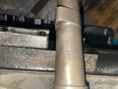 Wałek rozrządu 837070193 camshaft Sisu 620 oryginał